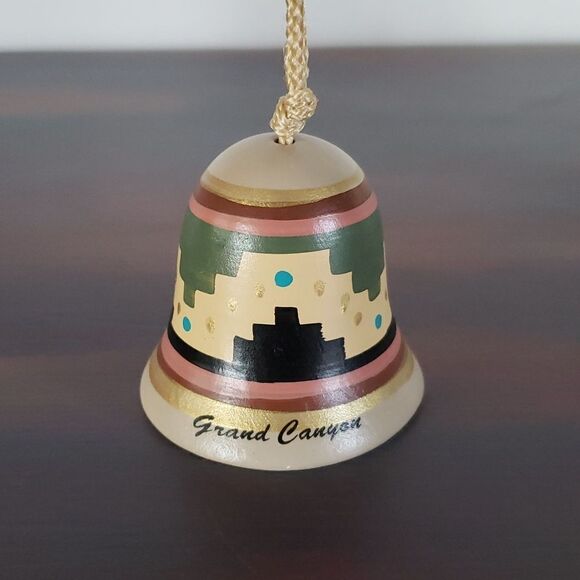 Lot of 3 Small Vintage Bells - Venezia - The Grand Canyon - Avon Bunny (1984) - Picture 5 of 11